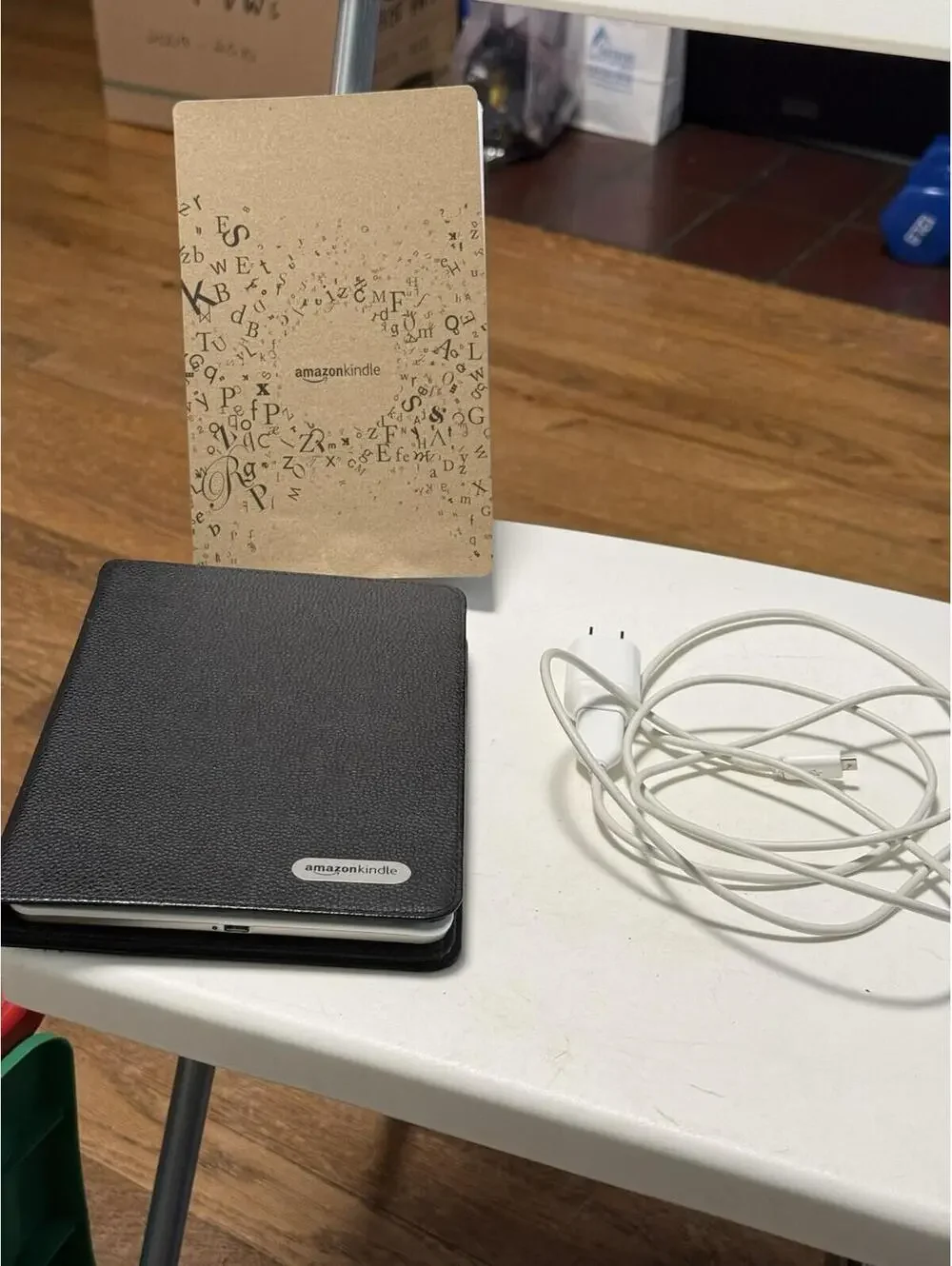 Amazon Kindle With Manual Charger And Case
